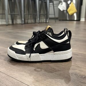 Nike Black and white Low-Top Sneakers